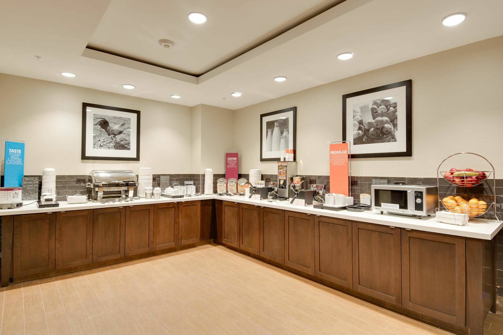 Hampton Inn & Suites Los Angeles - Glendale Exteriér fotografie